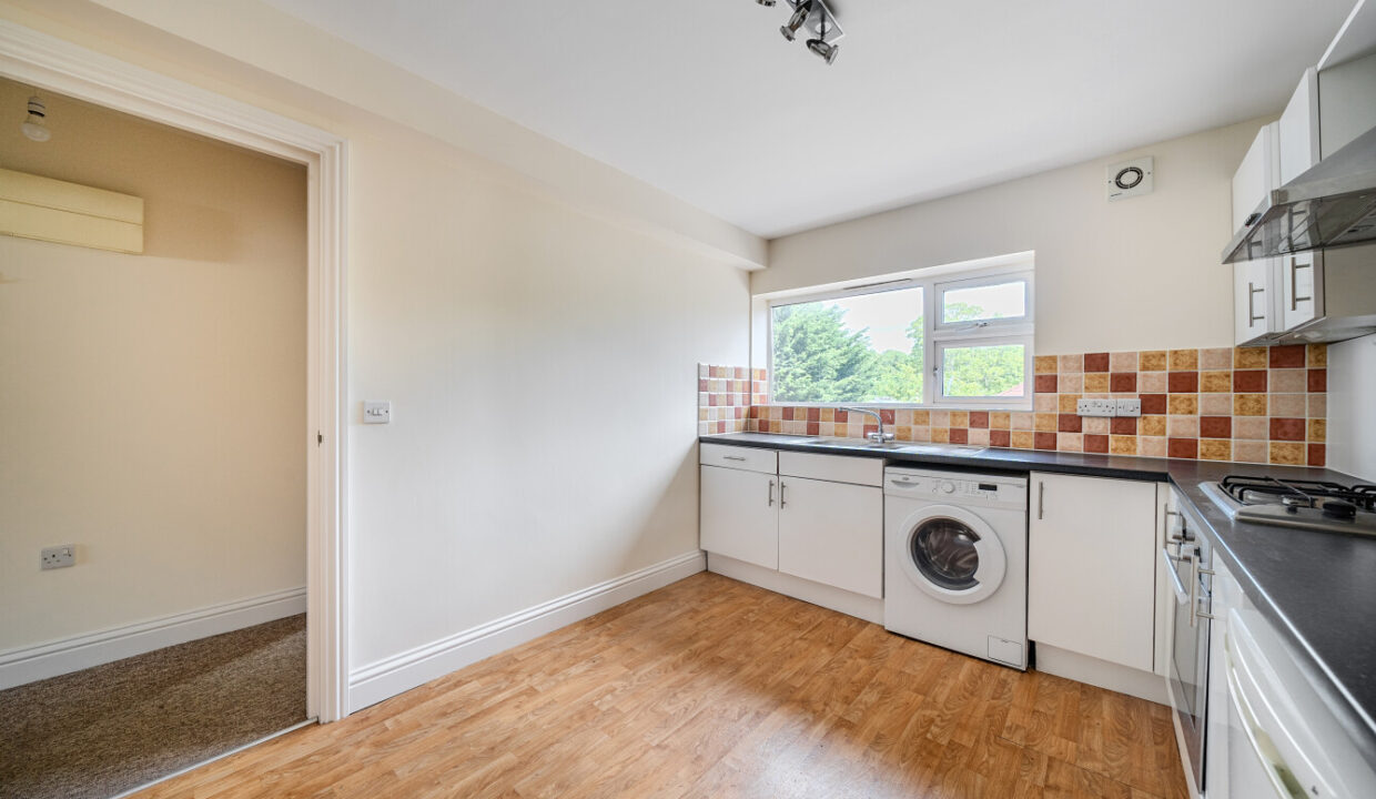 LF003907-6