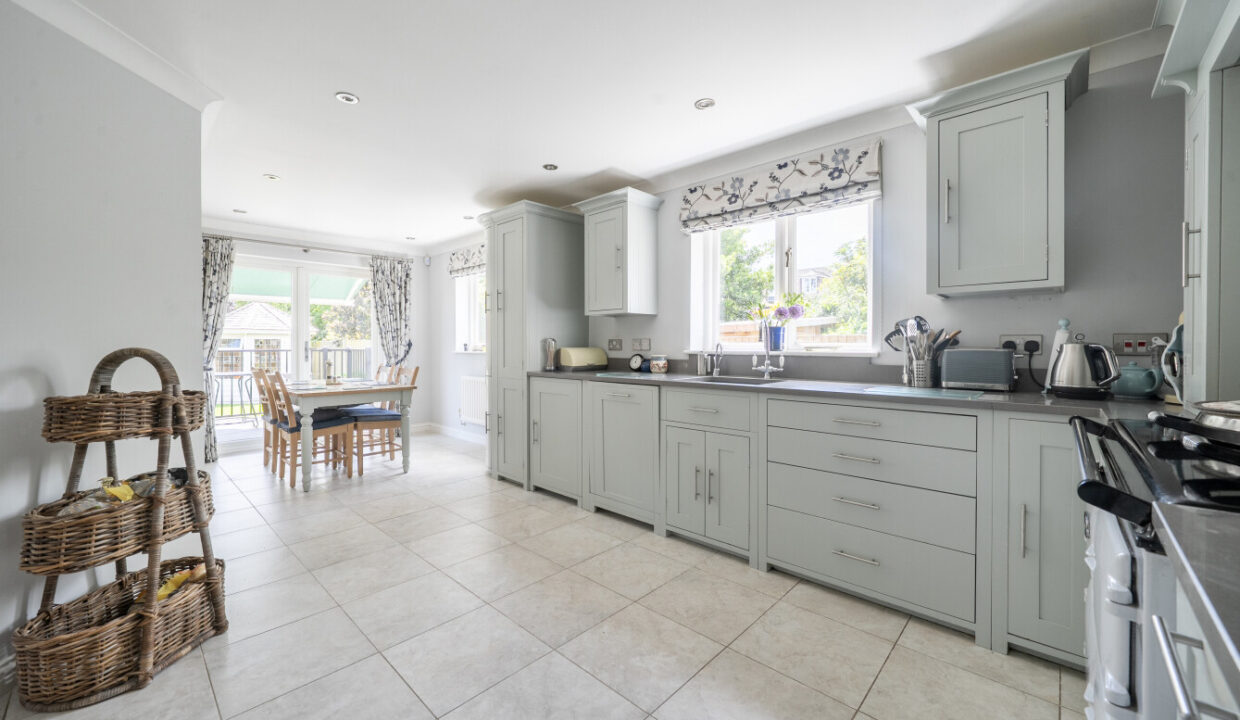 LF004123-4