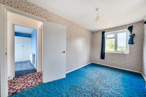 LF004385-28